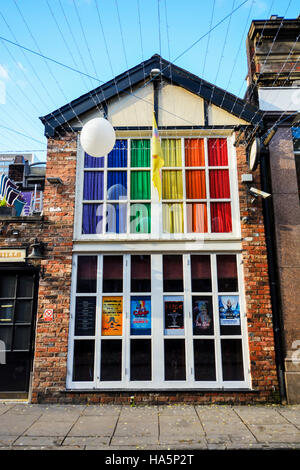 Canal Street dans le Village Gay de Manchester en Angleterre. Banque D'Images