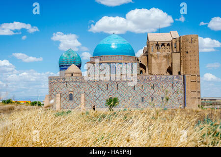 Vue sur le mausolée de Khoja Ahmad Yasawi Turkestan oriental, au Kazakhstan Banque D'Images