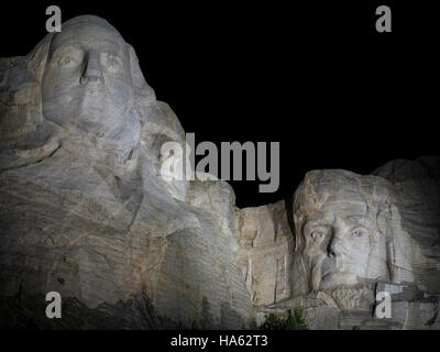 Visages de nuit, Mount Rushmore National Memorial, dans le Dakota du Sud. Banque D'Images