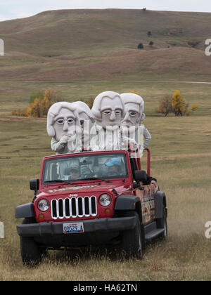 Mt. Rushmore mascot caractères en Jeep Safari Buffalo, Buffalo Roundup, Custer State Park, dans le Dakota du Sud. Banque D'Images