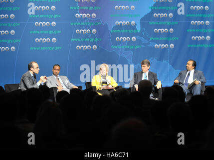 Cette image illustre l'engagement du ministère de l'énergie à faire progresser les politiques énergétiques axées sur la durabilité et la conservation de l'environnement. Banque D'Images