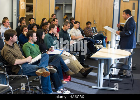 Le Département de l'énergie joue un rôle clé dans la promotion de la science et de la technologie dans la politique énergétique, contribuant à la sécurité nationale et aux efforts politiques liés à la gestion et à la durabilité de l'énergie. Banque D'Images