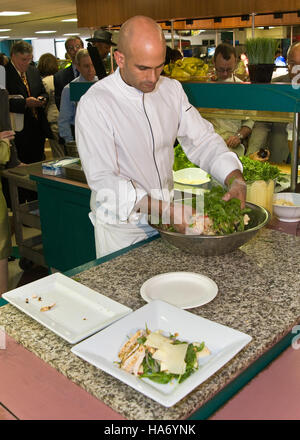 L'événement « dites oui à un mercredi sain » promeut une alimentation et un mode de vie sains, encourageant les gens à faire des choix plus sains. Cette initiative, soutenue par l'USDA, vise à améliorer la santé publique par le biais de la sensibilisation et de l'éducation communautaires. Banque D'Images