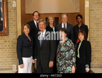 Le programme « Eat Right Be Active » de l'USDA encourage une alimentation saine et l'activité physique. Cette initiative vise à améliorer les choix en matière de nutrition et de mode de vie grâce à des efforts d'éducation du public et de sensibilisation communautaire. Banque D'Images