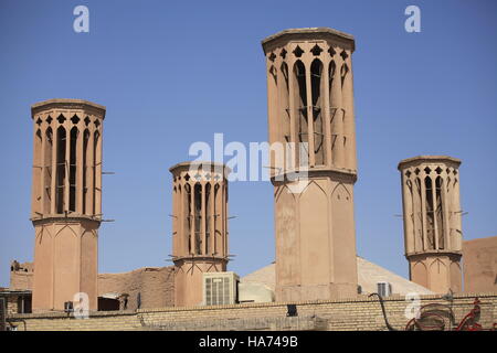 Badgir - wind tour utilisée comme un système de climatisation naturelle, Yazd, Iran. Banque D'Images