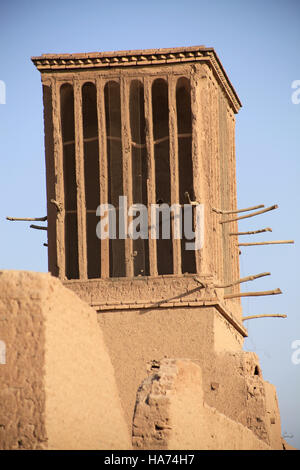 Badgir - wind tour utilisée comme un système de climatisation naturelle, Yazd, Iran. Banque D'Images