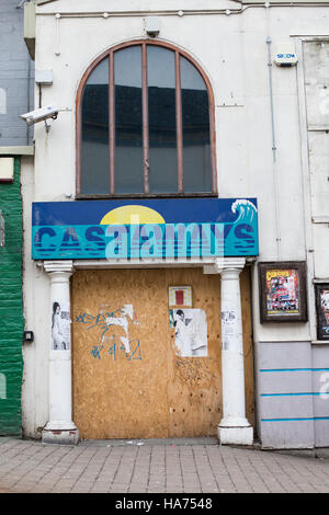 Bars vide près du centre-ville de Bradford, West Yorkshire, Angleterre Banque D'Images