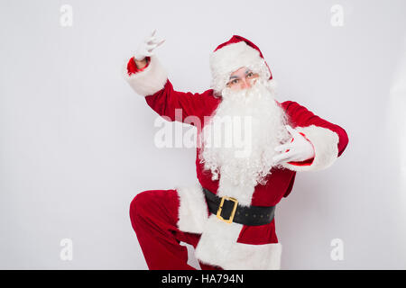 Santa Claus - super-héros. Isolé sur blanc. Banque D'Images