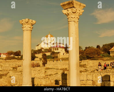 La Cathédrale Saint-vladimir et ruines antiques à Chersonesus Crimée Banque D'Images