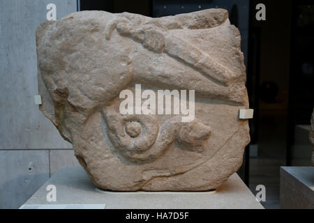 La culture ibérique. Ashiar avec centaure. En dessous, un colied sanke. 6ème siècle avant JC. Nécropole de Pozo Moro, Chinchilla de Monte-Aragon, Albacete, Espagne Banque D'Images