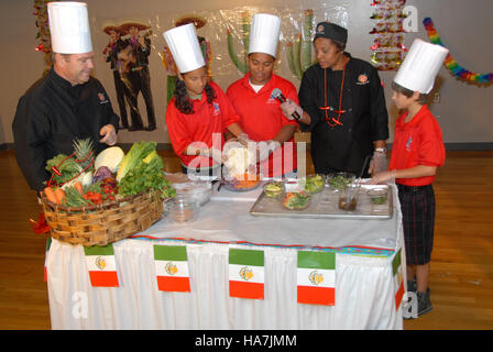 L'USDA promeut une alimentation saine par le biais du programme « recettes pour des enfants sains », qui vise à améliorer la nutrition des enfants. Cette initiative encourage des modes de vie plus sains et appuie des programmes éducatifs sur les choix alimentaires. Banque D'Images