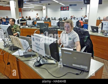 L'Agence fédérale de gestion des urgences (FEMA) coordonne avec l'USDA pour fournir des secours en cas de catastrophe et des efforts de relèvement dans les parcs nationaux touchés par des catastrophes naturelles. Cette collaboration assure une réponse rapide et une aide efficace aux communautés dans le besoin. Banque D'Images