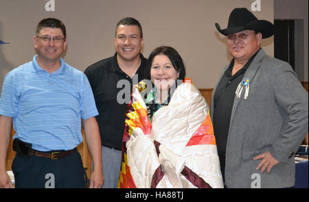Cette image du bureau de développement rural de l'USDA met en évidence une foire au logement rural à Sisseton, Dakota du Sud. L’événement promeut les possibilités d’accession à la propriété dans les communautés rurales et met en valeur les efforts de l’USDA pour soutenir le développement du logement et la croissance économique dans les zones rurales. Banque D'Images