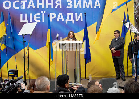 Kiev, Ukraine. 27 Nov, 2016. Ex-chef adjoint de l'Administration de l'État régional d'Odessa Yuliya Marushevska pendant un rassemblement à Kiev Crédit : Aleksandr Goussev/Pacific Press/Alamy Live News Banque D'Images