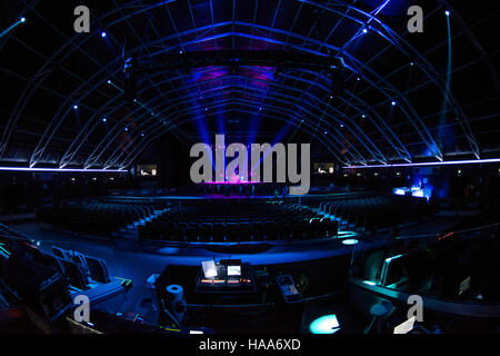 Padoue, Italie. 27 Nov, 2016. Planet Funk rappeler d' 2016. La planète funk retour à la scène du Grand Théâtre Geox de Padoue pour leur tournée 'Rappel'. Credit : Roberto Silvino/Pacific Press/Alamy Live News Banque D'Images