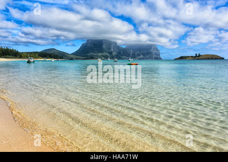 Vue sur le Mont Gower et Mt Lidgbird sur la lagune, Lord Howe Island, New South Wales, NSW, Australie Banque D'Images