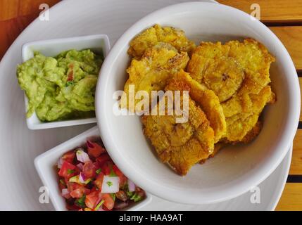 Plantain frit tostones (patacones) au Costa Rica Banque D'Images