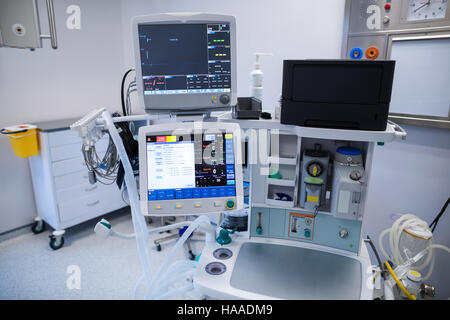 L'équipement médical de la machine en salle d'opération Banque D'Images