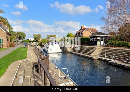 Old Windsor lock sur la Tamise UK Banque D'Images