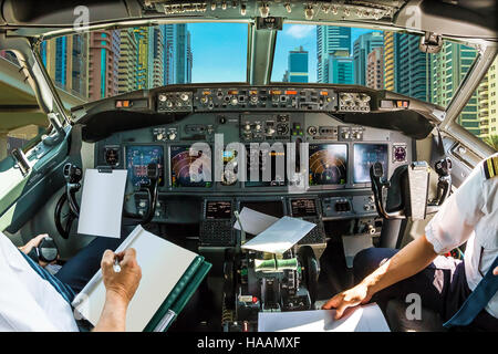 Cockpit sur Dubai Banque D'Images