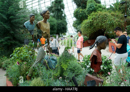 Singapour - 23 juillet 2016 : l'intérieur du dôme de fleurs - Jardin de la baie Banque D'Images