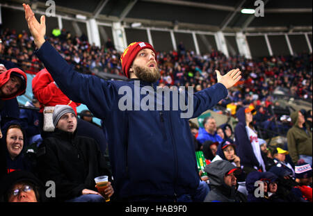 Cleveland, Ohio, USA. 30Th Oct, 2016. CLEVELAND, OH - Octobre 26 .Un ventilateur Indiens réagit à un mauvais appel au cours d'une partie à regarder Progressive Field pour le jeu 5 de la Série mondiale entre les Indians de Cleveland et les Cubs de Chicago. (Michael F. McElroy © Michael F. Mcelroy/ZUMA/Alamy Fil Live News Banque D'Images