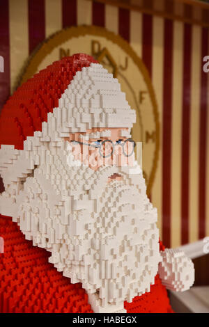 Covent Garden, Londres, Royaume-Uni. 29 Nov, 2016. Santa's atelier LEGO in London's Covent Garden Piazza. © Matthieu Chattle/Alamy vivre Banque D'Images