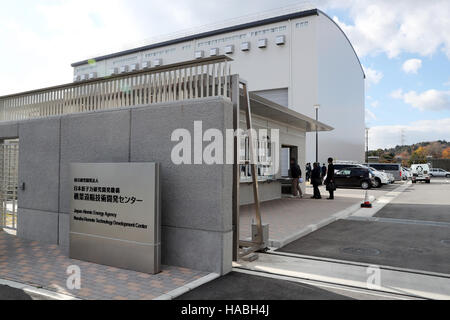 Naraha, au Japon. 29 Nov, 2016. Cette photo montre une nouvelle agence pour l'énergie nucléaire au Japon qui a facilité une maquette de bateau de confinement d'un réacteur nucléaire pour un exercice de formation pour la désaffectation de l'Tokyo Electric Power (TEPCO) nucléaire de Fukushima Dai-ichi en Naraha, près de l'usine de Fukushima Dai-ichi dans la préfecture de Fukushima le Mardi, Novembre 29, 2016. Parrainé par le gouvernement japonais de l'Institut de recherche international de déclassement nucléaire (DIIR) construit la taille réelle la maquette de l'usine nucléaire de recherches et de développer la technologie de déclassement inclu Banque D'Images