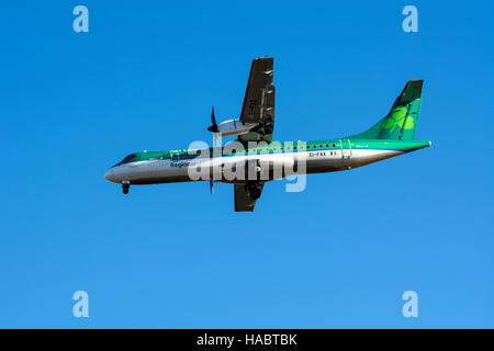 Aer lingus Air régional (Stobart) ATR-72 près de l'aéroport de Birmingham, UK (AE-FAX) Banque D'Images