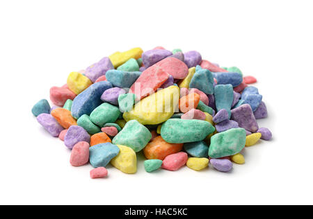 Tas de gravier décoratif de couleur isolated on white Banque D'Images