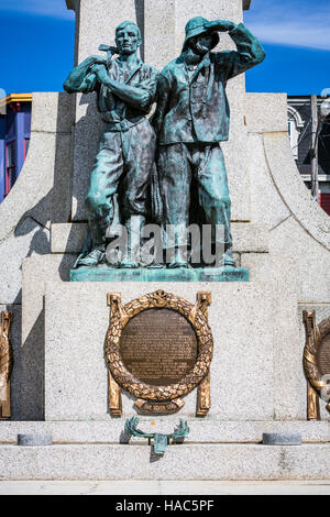 Le mémorial de guerre au service du jour du Souvenir à St. John's, Terre-Neuve et Labrador, Canada. Banque D'Images