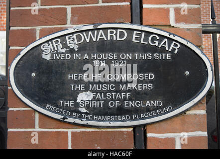 Plaque marquant l'emplacement d'une maison de compositeur sir Edward Elgar, Hampstead, Londres, Angleterre Banque D'Images