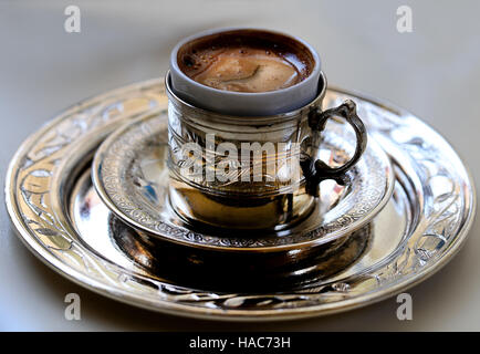 Magnifique macro photo de café turc dans un café Banque D'Images