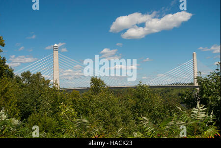 Bucksport Maine Penobscot Narrows Bridge câble m Banque D'Images