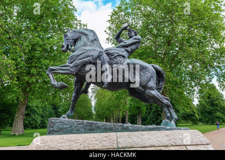Sculpture en bronze, l'énergie physique à Kensington Gardens à Londres, Royaume-Uni Banque D'Images
