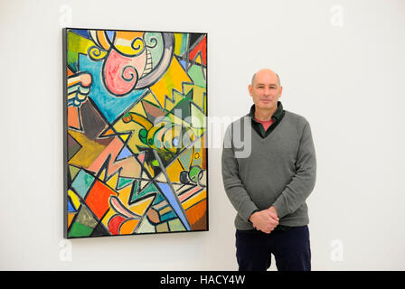 L'artiste Ansel Krut se trouve à côté de sa peinture intitulée Shattered Man lors d'un appel photo et d'une présentation de la presse pour l'exposition d'hiver de la Saatchi Gallery Peintress' Painters à la galerie de Chelsea, dans l'ouest de Londres. Banque D'Images