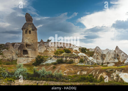 Rock formations in vallée des pigeons de la Cappadoce Banque D'Images