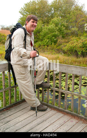 La plate-forme d'observation sur l'étang de ferme, Trustom Pond National Wildlife Refuge, Rhode Island Banque D'Images