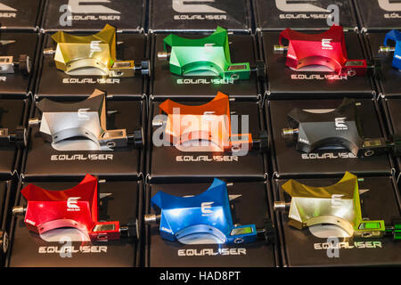 L'Angleterre, Londres, London Convention de tatouage, l'affichage des machines de Tatouage Banque D'Images