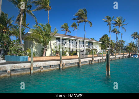 Grand jeu complexe à Alice Town sur la petite île des Caraïbes de Bimini, Bahamas. Banque D'Images