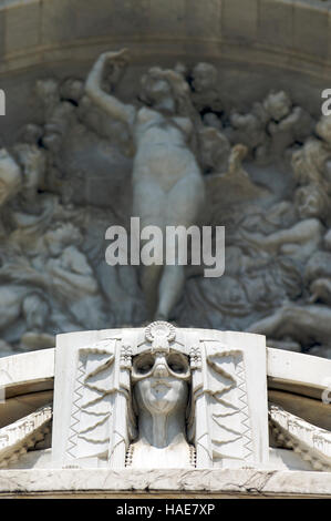 Sculpteres sur la façade de Palacio de Bellas Artes ou Palais des Beaux Arts, la ville de Mexico, Mexique Banque D'Images