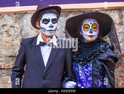 Les participants sur un carnaval de la Fête des Morts à Oaxaca, Mexique Banque D'Images