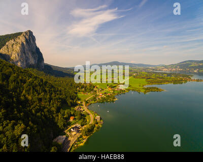 Vue aérienne, panorama de Mondsee, Autriche Europe Bank 3 lacs, région du Salzkammergut, Autriche supérieure /Salzburg état des terres, au Banque D'Images