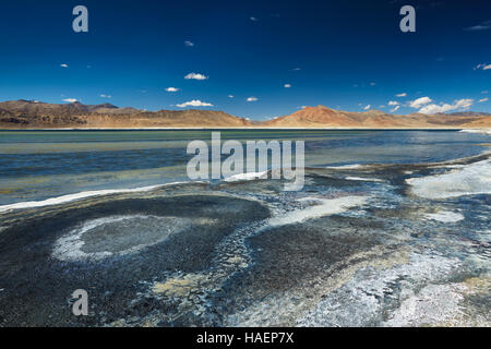 Le lac Tso Kar en Himalaya Himalaya, Ladakh, Inde Banque D'Images