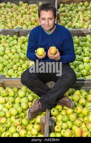 LAURENT ROUGERIE, agriculteur, Communauté de Communes de SAINT-YRIEIX-LA-perche (87), HAUTE VIENNE, FRANCE Banque D'Images