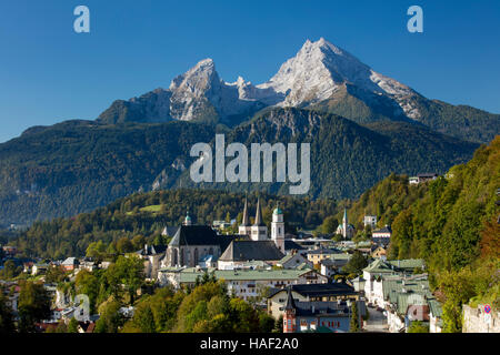 Mt Watzmann domine la ville de Berchtesgaden, en Bavière, Allemagne Banque D'Images
