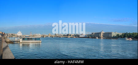 Pont de l'Annonciation, le pont-levis, le pont sur la Neva, Saint Petersburg, Russie. Banque D'Images