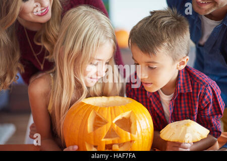 Passer Halloween avec toute la famille Banque D'Images