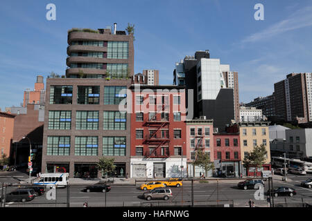 Voir des bâtiments sur la 10e Avenue à partir de la ligne haute de ronde à Manhattan, New York, United States. Banque D'Images