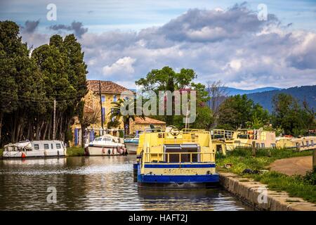 Le CANAL DU MIDI, qui coule le long de l'histoire, Languedoc Roussillon Midi Pyrénées Banque D'Images